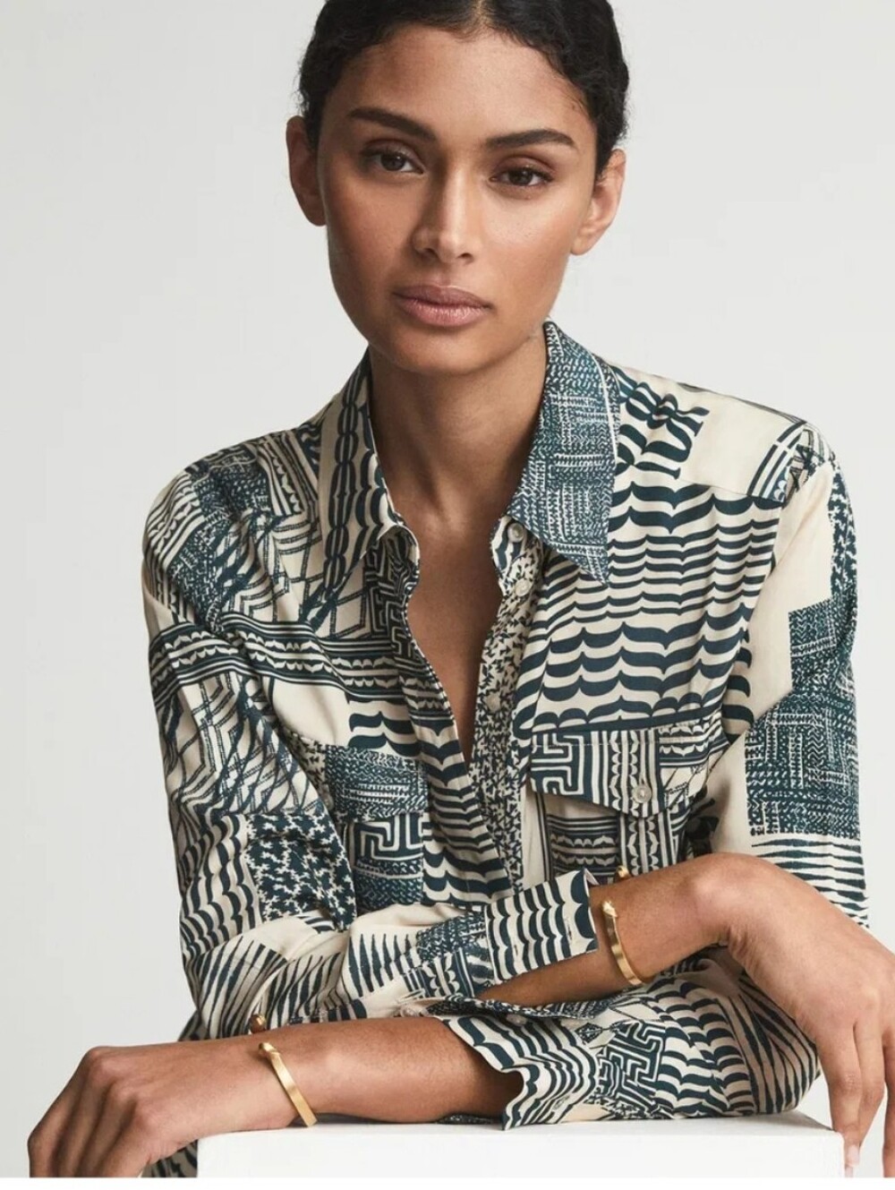 REISS Kirsten Light Ground Ditsy Blouse Women's 8 Office Business Long Sleeve - Picture 3 of 12